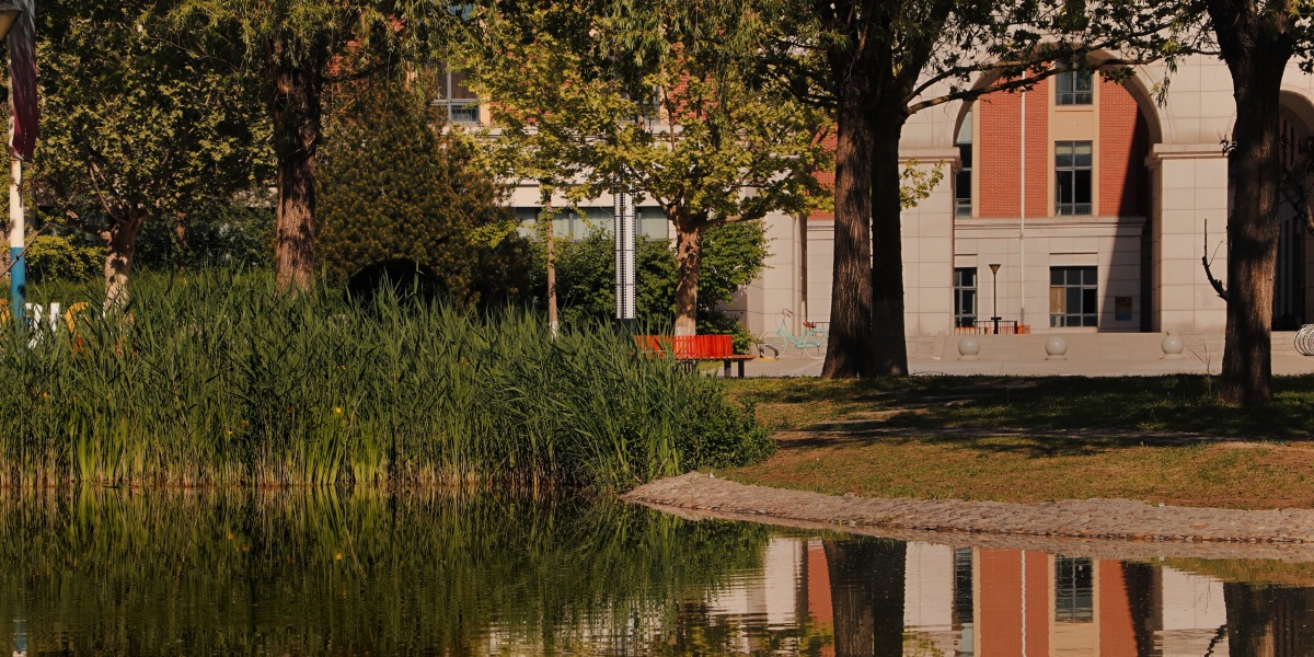 燕京理工学院湖边风景 燕京理工学院湖边风景_fororder_燕京理工学院湖边风景