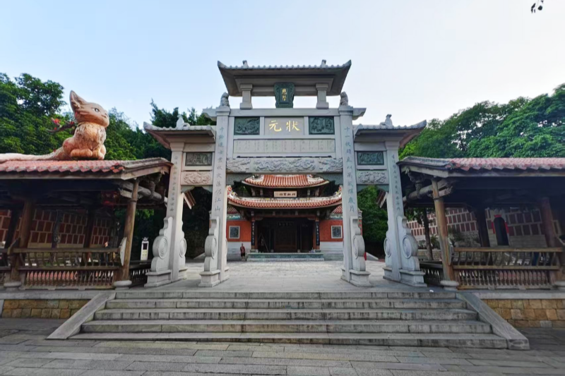 驻华外交官探访晋江五店市 红砖古厝间触摸闽南文化_fororder_图片5