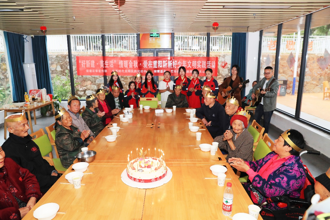 江西新建:温情相伴度重阳 文明实践暖人心_fororder_图片18