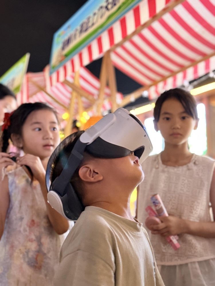 江西省图书馆百万好书“走”进上饶街区_fororder_18