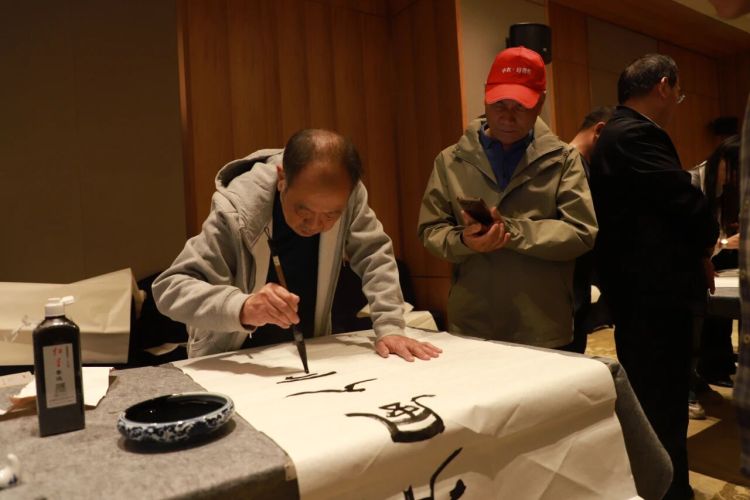 联颂长江 墨书湖口 江西省楹联学会联墨交流活动在九江湖口举行_fororder_微信图片_20251030151715