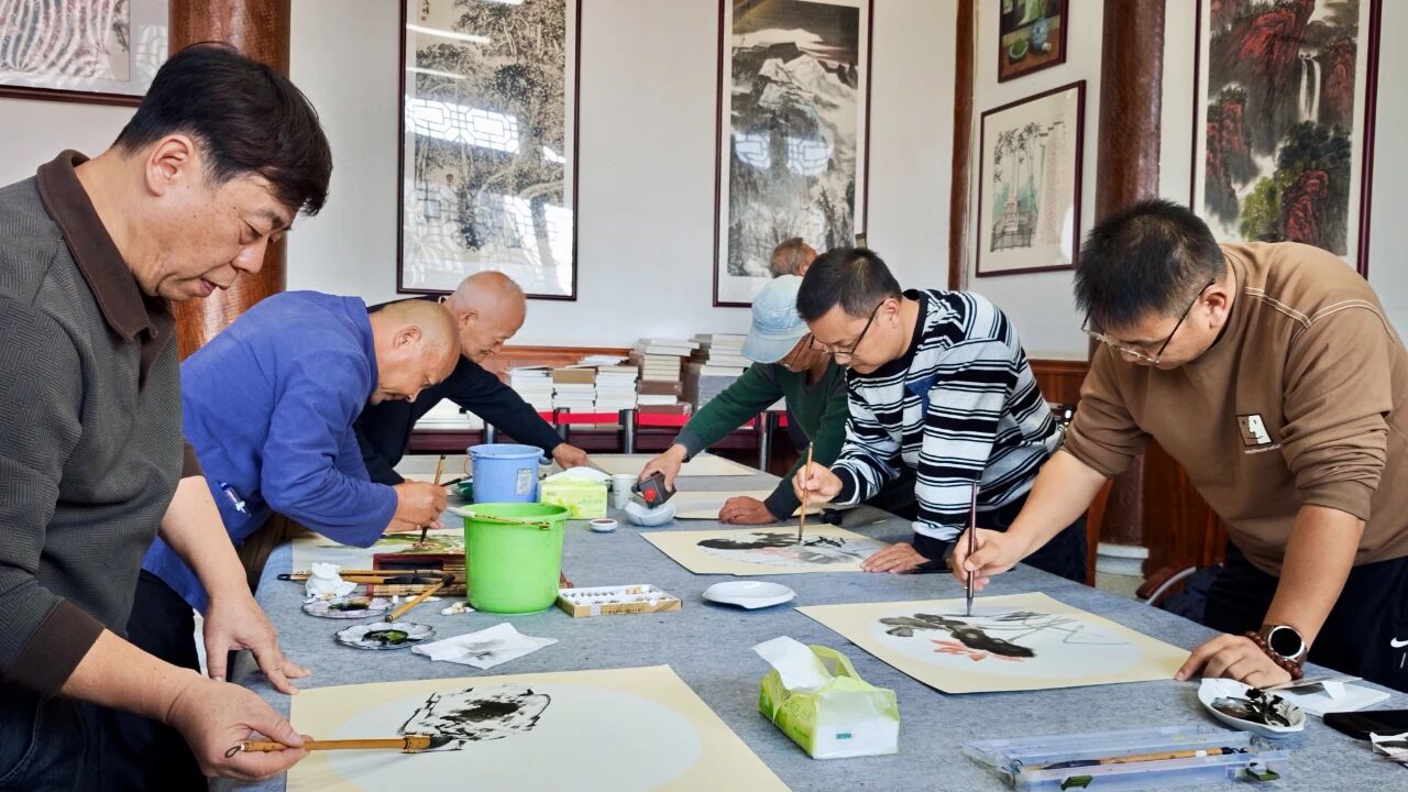 江流三省 墨染万山 赣鄂皖三省七县(区)美术作品展在湖口举行_fororder_微信图片_20251030151002