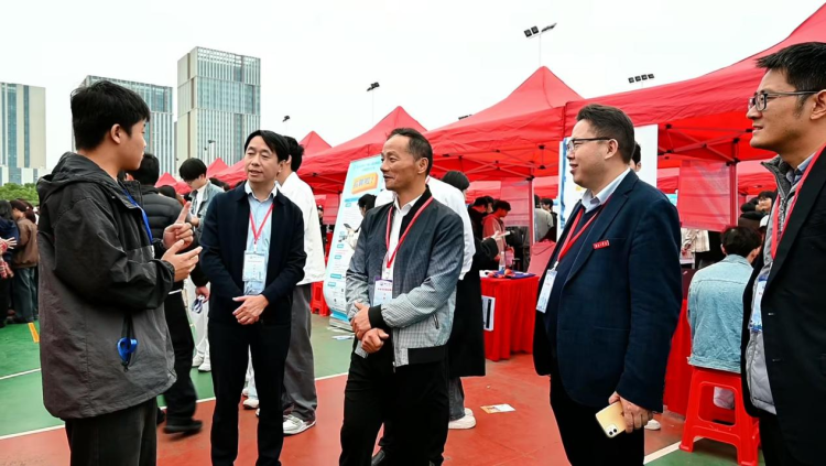南昌工学院举办2026届毕业生秋季双选会_fororder_图片13