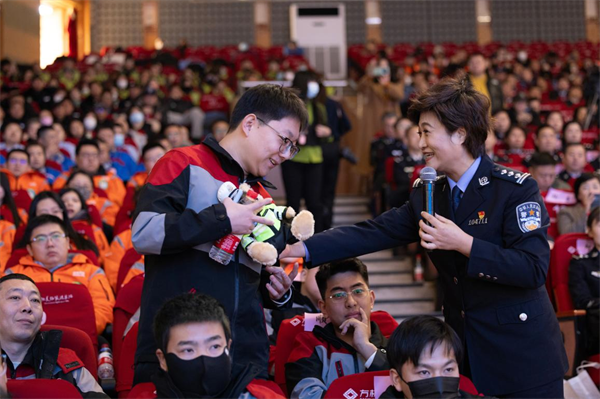 “文明交通 畅安辽宁”礼让倡导行动在沈阳拉开帷幕_fororder_常交通4