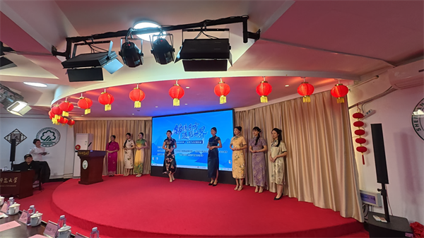 (图勿删)“锦绣东方 遇见世界”沈城上演跨国文化盛宴_fororder_旗袍7