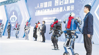 湖北人形机器人引爆全网 科幻名场面何以变成常态化演出