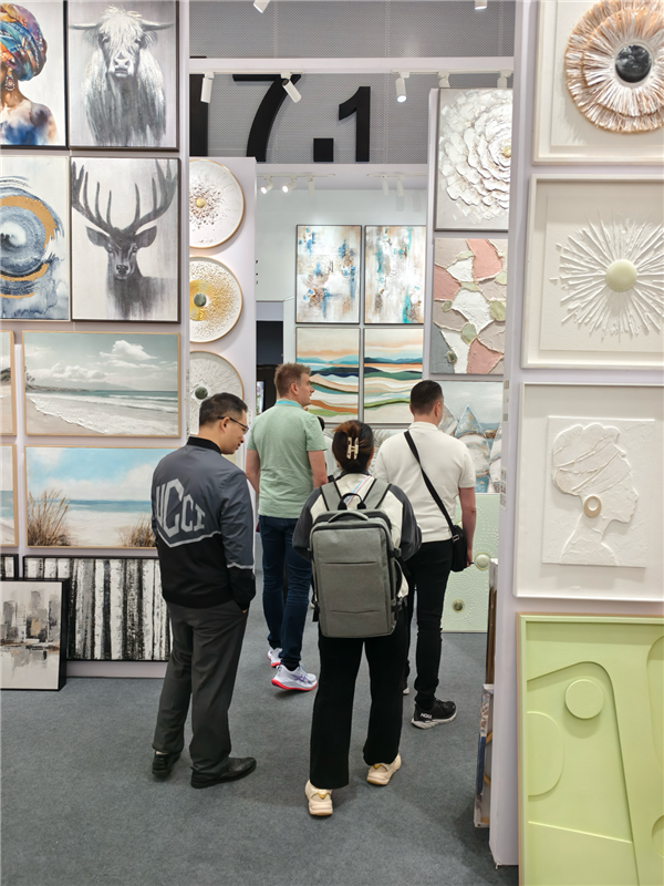 湖北125家企业亮相广交会二期 “绿色智造”点缀品质家居展区_fororder_图片46