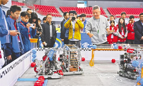 万名少年逐梦“机器人奥运会” 人形机器人首次登场_fororder_微信图片_2025-10-24_093610_226
