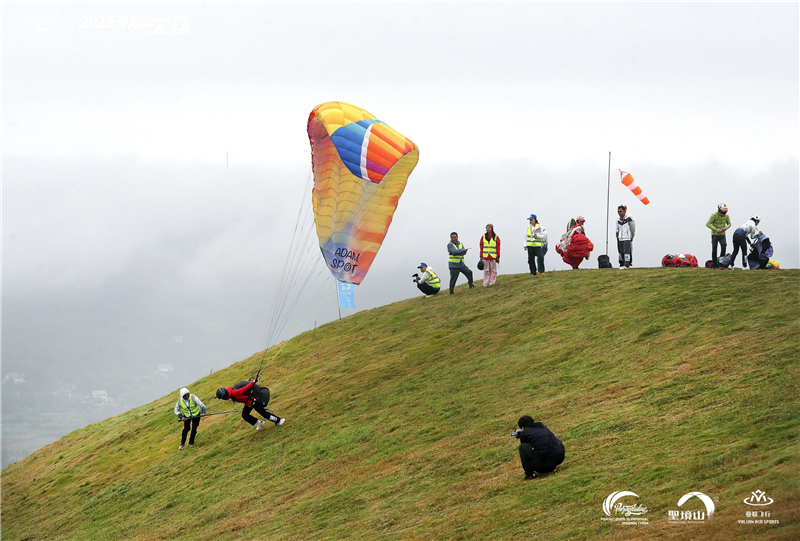 2025年滑翔伞定点世界杯总决赛在湖北荆门落下帷幕 中国小将董文凯勇夺年度总冠军_fororder_05