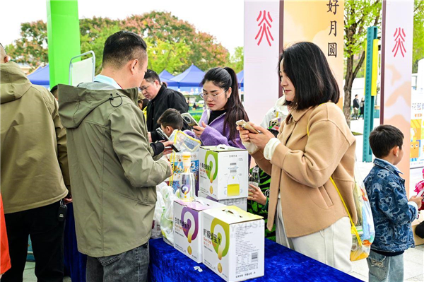 赛事“流量”变消费“增量” 随州马拉松带动间接消费约1亿元_fororder_4eb13413344c4444a1a39e59b3ccf1e0
