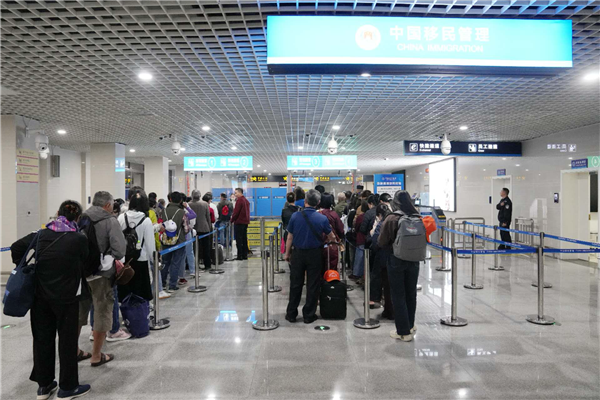 恩施国际口岸出入境突破2万人次 单日航班数与人次均创历史新高_fororder_图片63