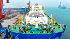 15萬(wàn)噸級(jí)智慧漁業(yè)養(yǎng)殖工船“國(guó)信1號(hào)2-2”在青島交付_fororder_20251116c2410c1ec4f24927a9dbbad36a56ffda_20251116d0e48a64cfc34f99bee18a3ce4ef8dc0