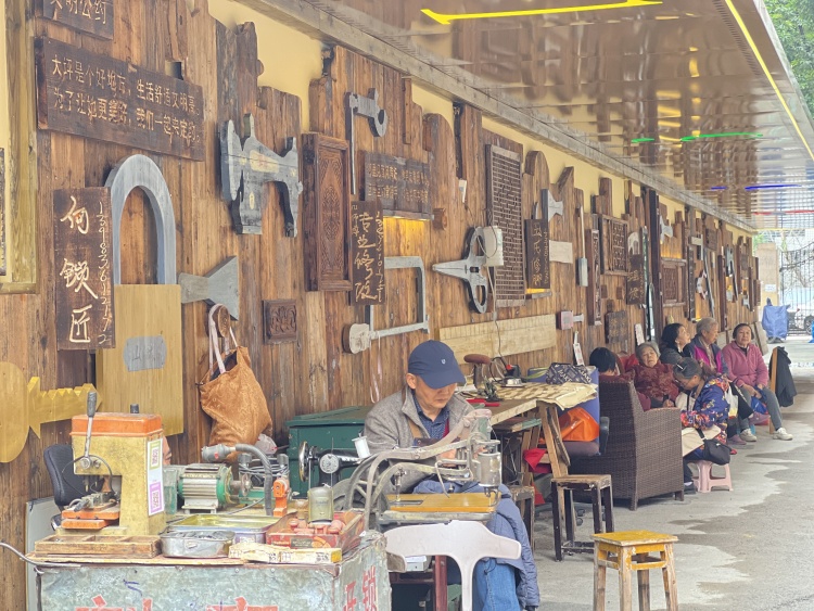 重庆:大坪正街“巷往”街区开巷焕新