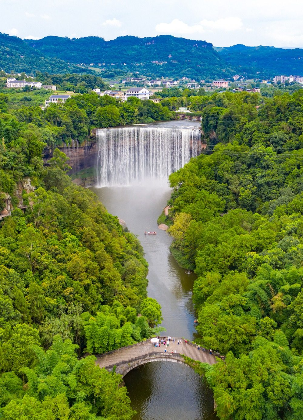 重庆:2025万州文化活动周启幕_fororder_mmexport1758072354669