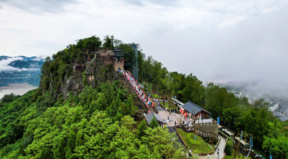 重庆云阳:千年磐石城遗址公园开门迎客