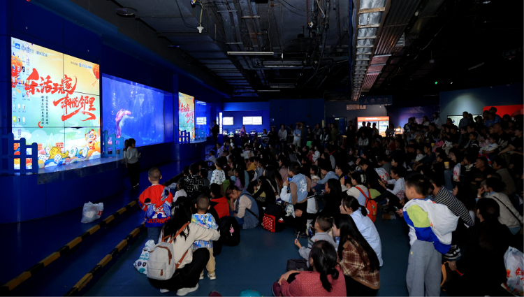 重庆:碧桂园服务开展“乐活玩家”活动 引领社区生活新范式_fororder_mmexport1761616017481