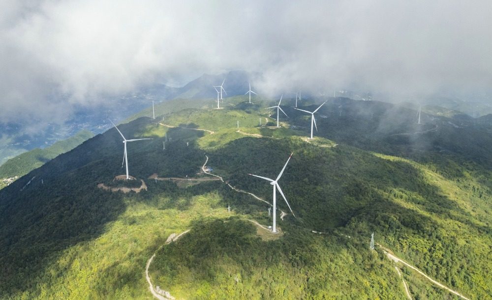 重庆巫山:三峡风电群绘就唯美生态画卷