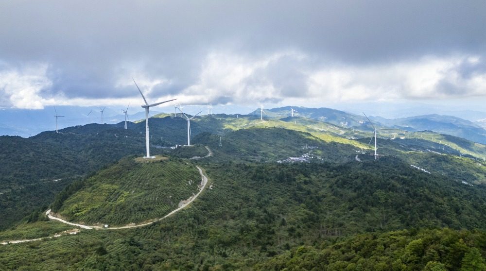 重庆巫山:三峡风电群绘就唯美生态画卷