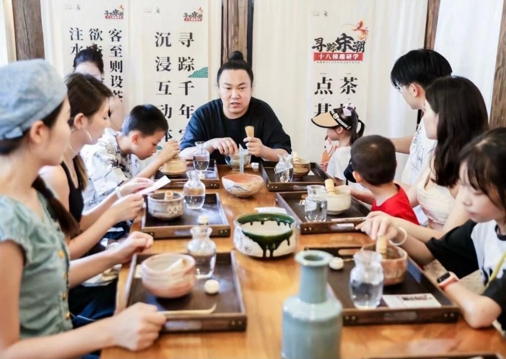 打卡山城“慢生活” 解锁重庆休闲消费新潮流