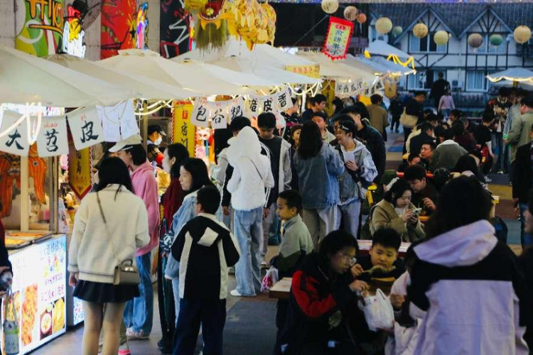 重庆涪陵:穿越古今 夜经济点亮文旅新体验_fororder_mmexport1762240588883