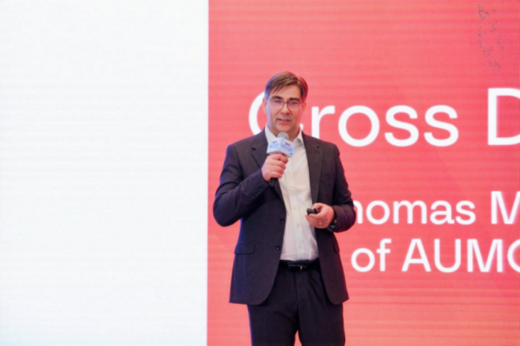 科技领航:驱动产业跨界融合与新质增长2025汽车技术领袖论坛成功举办  位置:资讯_fororder_科技领航:驱动产业跨界融合与新质增长2025汽车技术领袖论坛成功举办1049