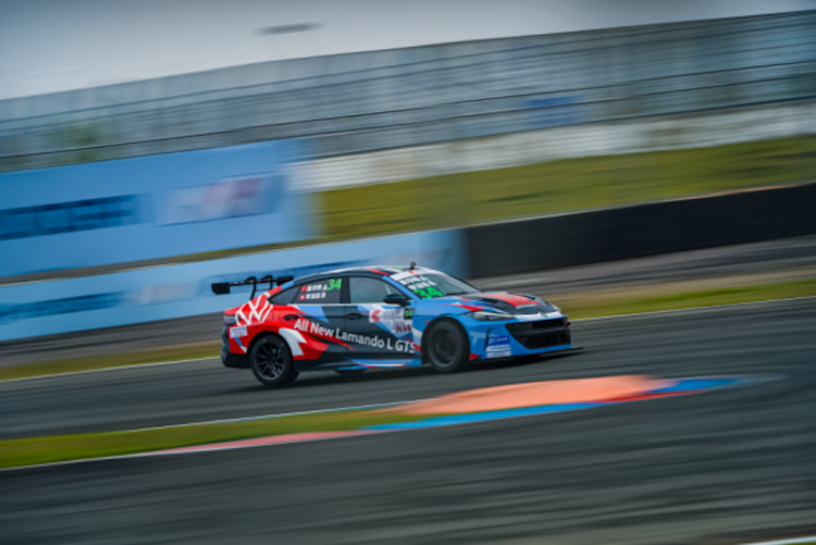 收官之战落幕 全新凌渡L GTS赛车助力上汽大众333车队夺得2025 CTCC中国杯TCS组年度车队杯冠军 位置:资讯_fororder_【4】收官之战落幕 全新凌渡L GTS赛车助力上汽大众333车队夺得2025 CTCC中国杯TCS组年度车队杯冠军248