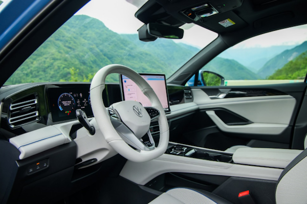 燃油SUV“真六边形战士” 途观L Pro 2026款靠谱与智能兼得  位置:资讯_fororder_【6】燃油SUV“真六边形战士” 途观L Pro 2026款靠谱与智能兼得771