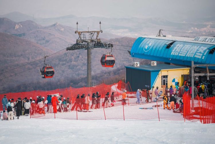 普及冰雪运动 鼓励带薪休假——吉林设立“冰雪假期”