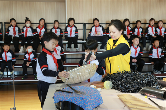 延吉市延新小学举办可触可感的思政课_fororder_吉林可感可触1