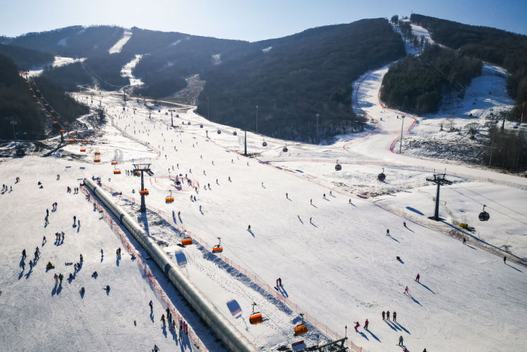 普及冰雪运动 鼓励带薪休假——吉林设立“冰雪假期”