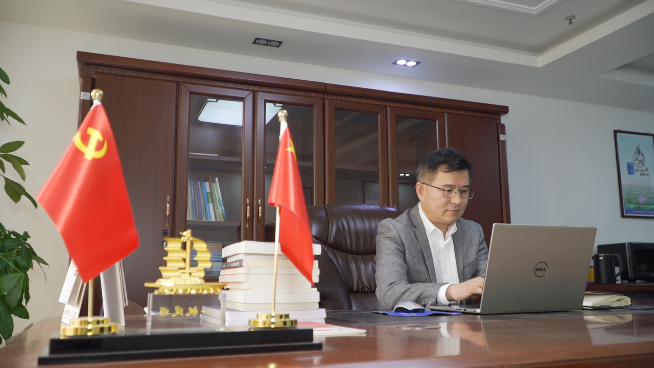 桥魂铸梦,以匠心与担当书写基建华章——记中铁广州局桥梁公司党委书记毛洪建_fororder_人1