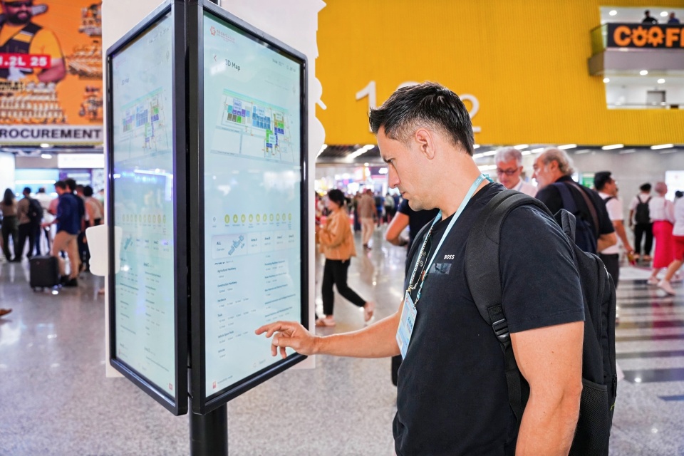 汇“绿”成势 焕“新”成篇——第138届广交会第二期深入贯彻落实四中全会精神_fororder_GDK01997-opq4036523990