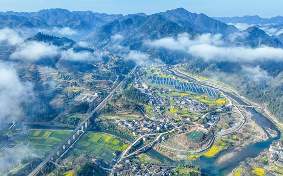 贵州台江:三月菜花黄 金色花海醉游人_fororder_640 (2)