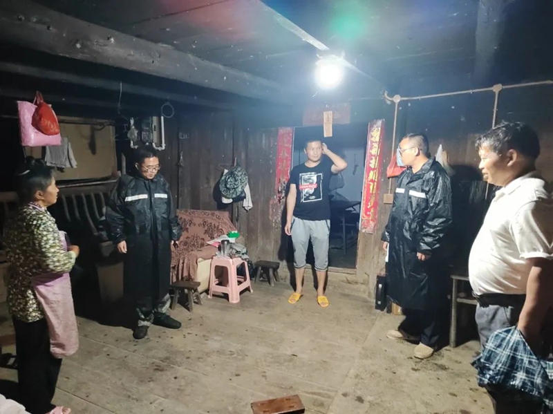 丹寨雨夜:紧急安全转移281人,安置点里暖流涌动