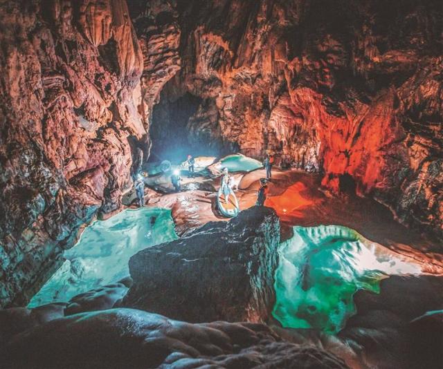 贵州：加快打造年轻化文旅IP “上天入地”玩出新花样