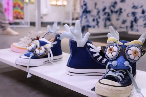 凯里“绣娘”的幸福密码:守着家、绣着花,钱包鼓鼓乐开花!_fororder_2