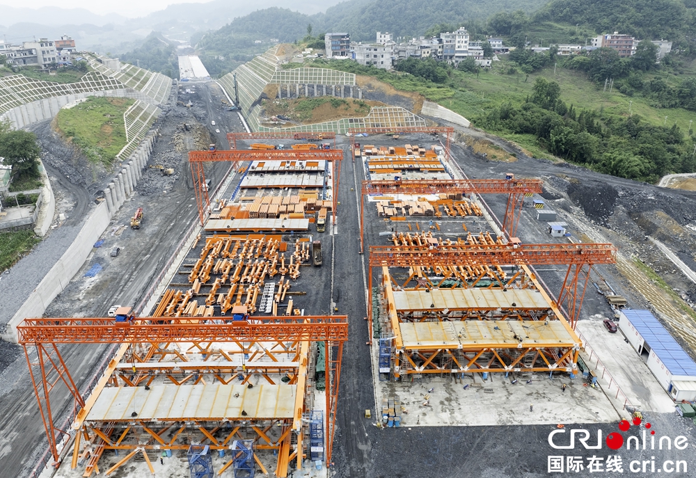 安盘高速天门特大桥已完成主缆施工_fororder_微信图片_20250609161222