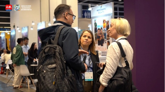 借港“出海” 黔景无限 贵州展馆首秀香港国际影视展引关注_fororder_dD0xNzczODQ0MTIzX3I9YjA1YWRlM2Zfdz02OTJfcT0xMDBfZT1wbmc=