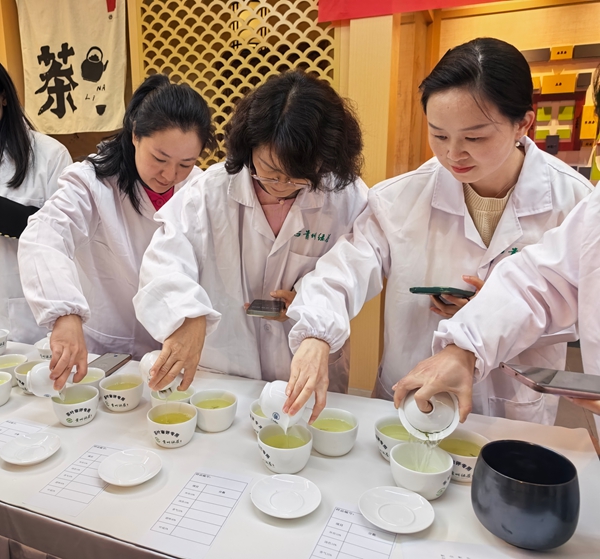 2025贵州秋茶斗茶赛大众评审掀起“舌尖风暴”_fororder_6