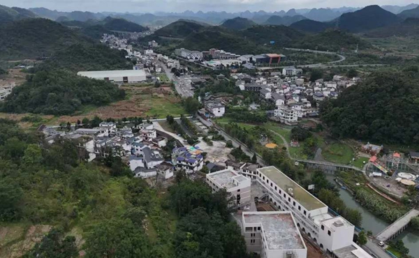 贵州六枝特区牛角村多位一体绘就民族团结“同心圆”_fororder_1_副本