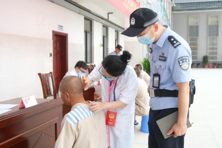 北海市人民医院开展黄丝带爱国主义教育暨义诊帮教活动_fororder_1