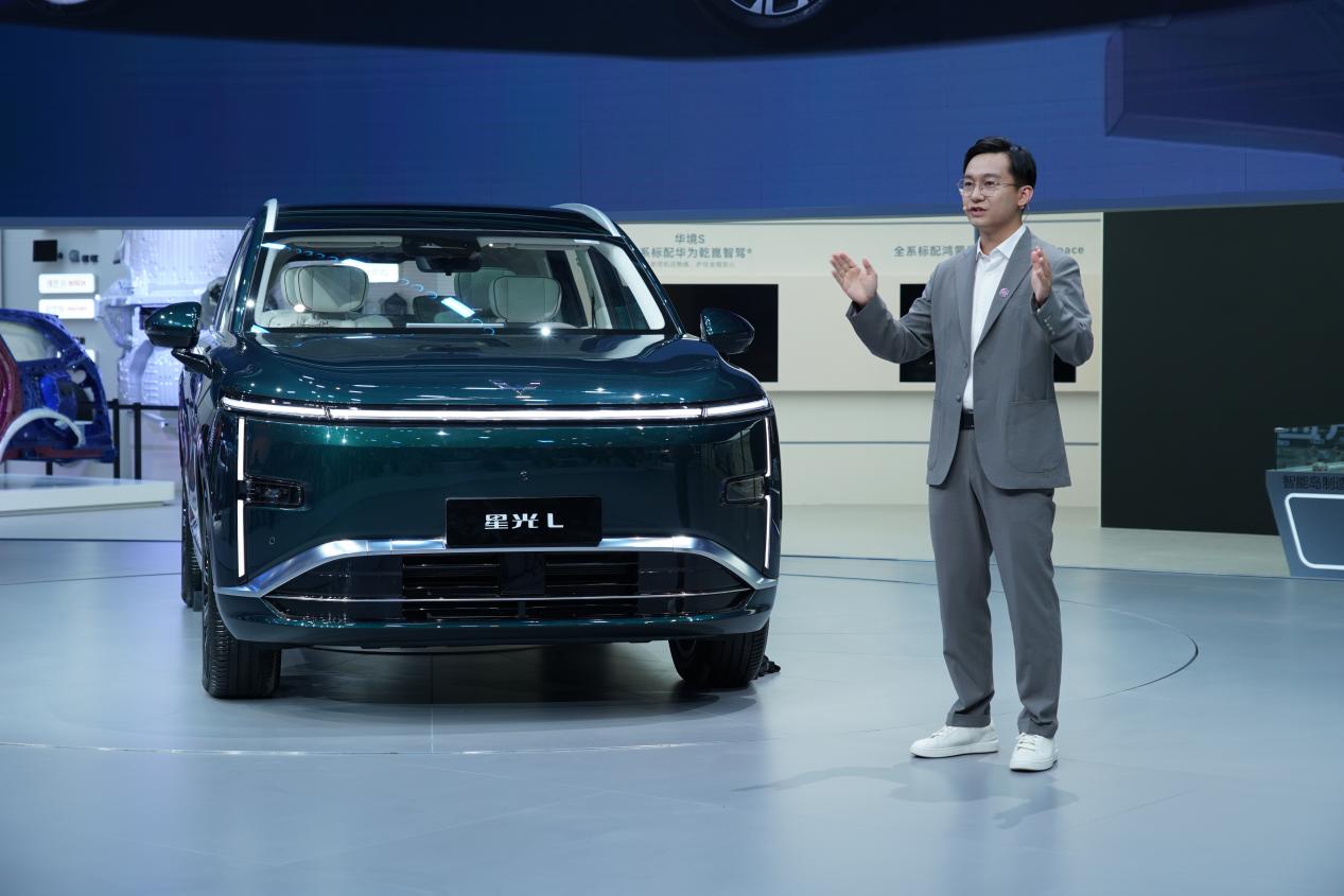 五菱星光L亮相北京国际汽车展 打造长续航大六座SUV_fororder_1
