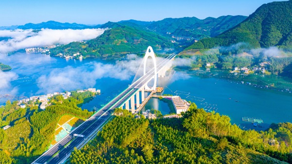 桂黔联通再提速 巴羌高速正式通车