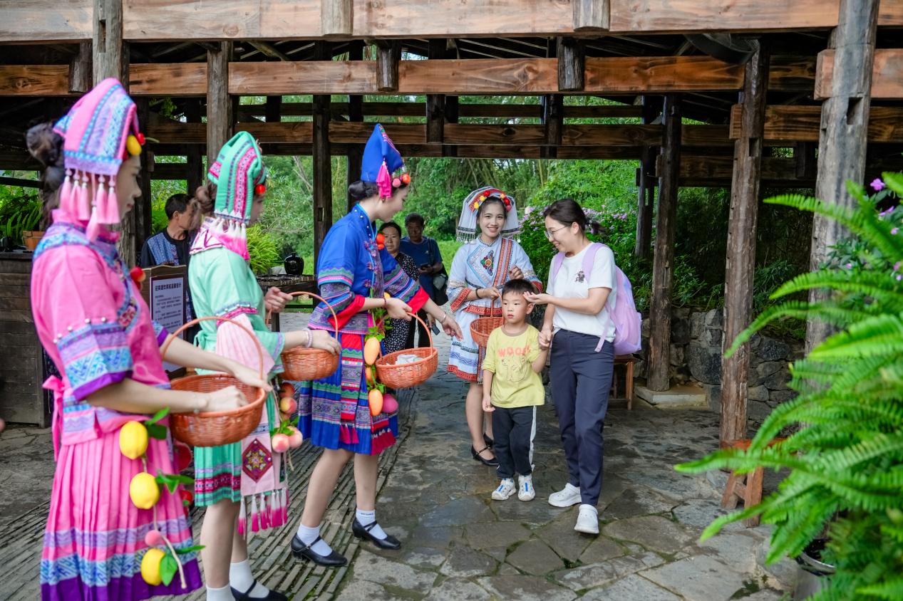 崇左:峒那屿湾水果侬峒节展现壮乡风情_fororder_1