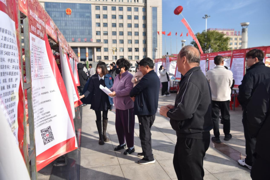 沧州南大港:秋季招聘会搭建人才供需桥梁 赋能区域高质量发展_fororder_沧州南大港:秋季招聘会搭建人才供需桥梁 赋能区域高质量发展770