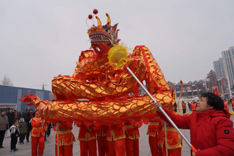 图片默认标题_fororder_舞龙表演。摄影 王磊