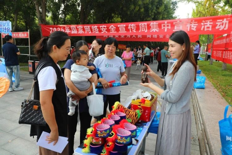 石家庄高邑:当好网络“清朗守望者” 筑牢基层“精神防火墙”_fororder_微信图片_2025-10-28_144103_053