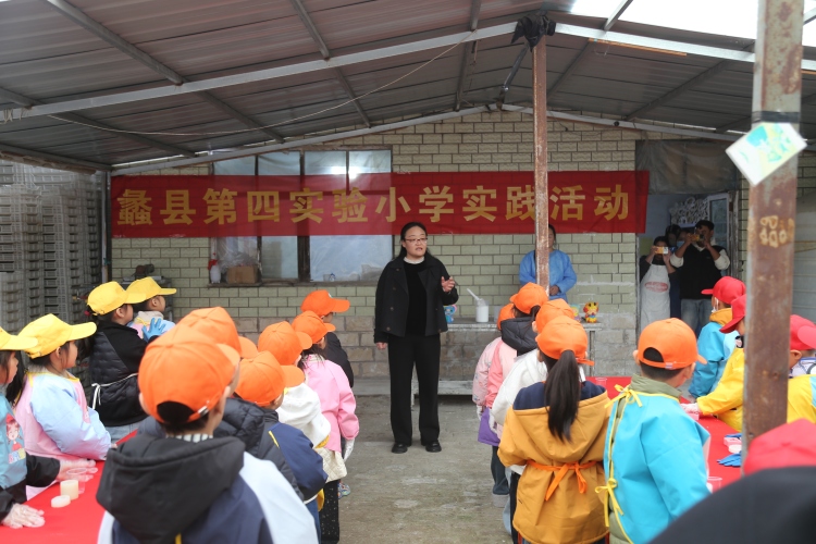 河北蠡县:童心绘梦想 实践启新程_fororder_001实践活动现场。张旭宁 摄.JPG