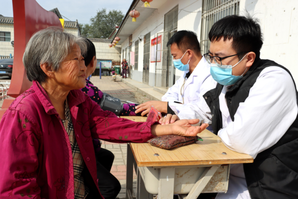 河北献县:义诊暖人心 菜香情更浓_fororder_河北献县:义诊暖人心 菜香情更浓698