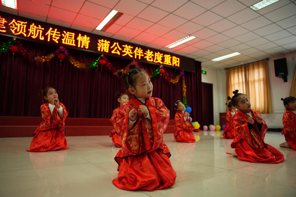 沧州市新华区:党建领航过重阳 老少同乐暖人心_fororder_沧州市新华区:党建领航过重阳 老少同乐暖人心532